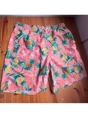 Old navy Tropical Pineapple Print Men's Swim Shorts size L/XL nwot